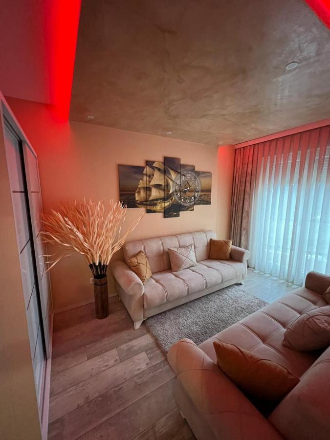 Luxurious Apartment With City View Pristina Exterior foto