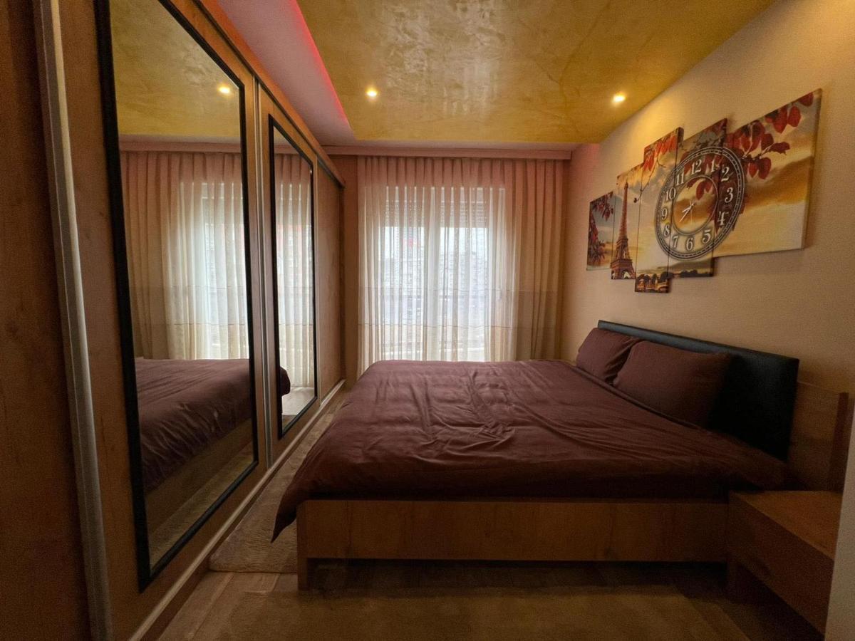 Luxurious Apartment With City View Pristina Exterior foto
